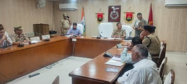 होमगार्ड भर्ती अभ्यर्थियों के अभिलेख सत्यापन एवं शारीरिक मानक परीक्षण को लेकर अपर पुलिस अधीक्षक अमरोहा ने अधिकारियों को किया ब्रीफ।
@Uppolice https://t.co/QN4Cfxtzxk