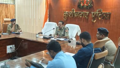 उ0प्र0 पुलिस होमगार्ड्स इनरोलमेंट-2025 के अन्तर्गत अभिलेखों की संवीक्षा एवं शारीरिक मानक परीक्षण को सकुशल सम्पन्न कराये जाने के दृष्टिगत आयोजित ब्रीफिंग गोष्ठी में अपर पुलिस अधीक्षक कुशीनगर द्वारा ड्यूटी पर नियुक्त अधिकारियों एवं कर्मचारियों को विस्तृत निर्देश दिए गए। #UPPolice https://t.co/5GJyuN25xn