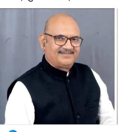 दतिया उपचुनाव
कांग्रेस ने की उम्मीदवार की घोषणा
घनश्याम सिंह को कांग्रेस ने बनाया अपना उम्मीदवार
सेवढ़ा से पूर्व विधायक हैं घनश्याम सिंह
दतिया राजघराने से आते हैं घनश्याम सिंह
घनश्याम सिंह के पिता साल 1984 में रह चुके हैं सांसद #Election2026 #PoliticalProtest #DatiaByElection #Datia