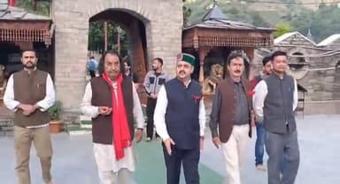 मां हाटेश्वरी के दरबार पहुंचे हिमफैड चेयरमैन महेश्वर चौहान, लिया आशीर्वाद
हैशटैग:
#MaheshwarChauhan #HIMFED #MaaHateshwari #HimachalPradesh #HimachalNews #Shimla #DevBhoomi #HimachalNow #BreakingNews #NewsUpdate