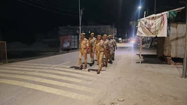 जनपद में शांति एवं कानून व्यवस्था को सुदृढ़ बनाए रखने हेतु #SP_कौशाम्बी के निर्देशन में थाना पश्चिम शरीरा पुलिस टीम द्वारा भीड़भाड़ एवं मिश्रित आबादी वाले क्षेत्र में पैदल गस्त की गई तथा आमजनमानस को भयमुक्त माहौल के लिए आश्वस्त किया गया।
#UPPolice
#kaushambipolice https://t.co/mYIaplGqYh