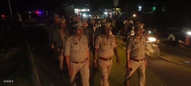 जनपद में शांति एवं कानून व्यवस्था को सुदृढ़ बनाए रखने हेतु #SP_कौशाम्बी के निर्देशन में थाना कौशाम्बी पुलिस टीम द्वारा भीड़भाड़ एवं मिश्रित आबादी वाले क्षेत्र में पैदल गस्त की गई तथा आमजनमानस को भयमुक्त माहौल के लिए आश्वस्त किया गया।
#UPPolice
#kaushambipolice https://t.co/GtcbkPbhg6
