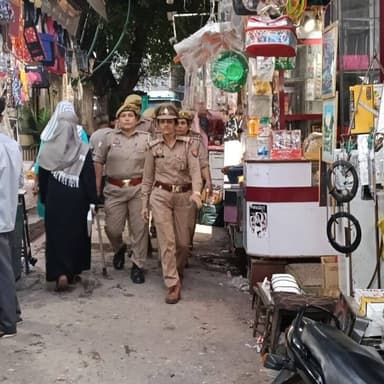पुलिस अधीक्षक पीलीभीत के निर्देशन में महिला थाना पुलिस द्वारा अपराध नियंत्रण, शान्ति एवं कानून-व्यवस्था सुदृढ़ बनाए रखने हेतु मुख्य मार्गों, बाजारों व भीड़-भाड़ वाले क्षेत्रों में फुट पेट्रोलिंग कर सतर्क निगरानी की गई।
#UPPolice https://t.co/R7OhPDkvkm