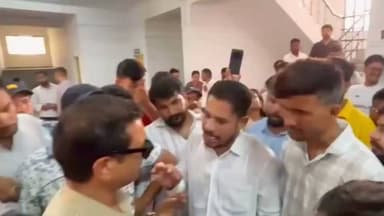 गढ़वाल विवि की PHD प्रवेश परीक्षा पर खड़े हुए सवाल
विवि के छात्र नेताओं ने ही उठाये सवाल #HNBGarhwalUniversity #PhDEntranceExam #UttarakhandNews #StudentProtest