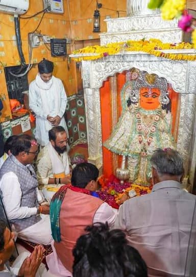 मुख्यमंत्री मोहन यादव ने किए दंदरौआ धाम पर पहुँचकर डॉ हनुमान जी के दर्शन।