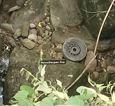 नैनीताल रोड, भुजिया घाट खा*ई में समाई बुलेट वॉ कार
