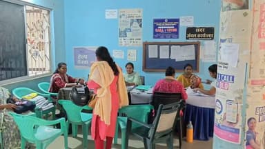 एसआईआर प्रक्रिया को लेकर रविवार को भी खुल रहे हैं सिमडेगा में कार्यालय अंचल अधिकारी सिमडेगा के मौजूदगी में किया गया कार्य
