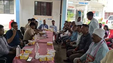 सिमडेगा थाना परिसर में एसडीओ की अध्यक्षता में रथ यात्रा को लेकर शांति समिति की हुई बैठक