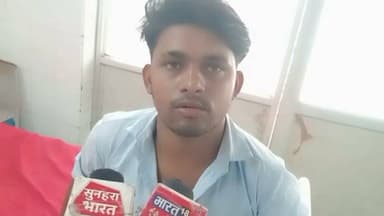 चित्रकूट सरधुवा के अगरहुंड़ा में घरेलू काम करते समय युवती को सर्प ने डसा हालत बिगड़ी जिला अस्पताल में कराया गया भर्ती। मामला चित्रकूट जनपद सरधुवा थाना क्षेत्र के अगरहुंड़ा गांव का आज रविवार की सुबह लगभग 8 बजे का जहां सर्प दंश से युवती को हालत बिगड़ गई युवती रोशनी के परिजनों ने बताया कि रोशनी रोजाना भांति घरेलू काम करने के दौरान घर में रखे कंडे निकाल रही थी तभी कंडे में छिपे बैठे सर्प ने उसे डस लिया जिसे रोशनी की हालत बिगड़ गई जिसको जानकारी होते ही परिजन आनन फानन में निजी साधन से सोनेपुर जिला अस्पताल में लाकर भर्ती कराया है जहां रोशनी का इलाज किया जा रहा है