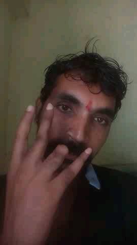 सरकारी कर्मचारी अपना काम ईमानदारी से नहीं कर रहे हैं
#MP97007