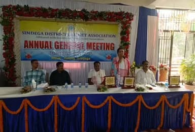 सिमडेगा जिला क्रिकेट एसोसिएशन की वार्षिक आम बैठक का आयोजन कुरडेग में आयोजित की गई ।जहां पर 1 वर्ष के लेखा-जोखा की विवरण प्रस्तुत किया यह तथा क्रिकेट को सिमडेगा में बढ़ावा देने पर चर्चा हुई।