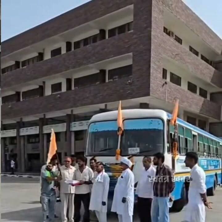 फतेहाबाद रोडवेज के द्वारा मुकाम धाम के लिए अमावस्या के अवसर पर चलाई गई स्पेशल बस..
#fatehabad #haryana #bus #roadways
