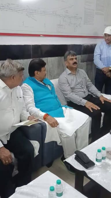 सतना। रेल मंत्री अश्वनी वैष्णव के प्रस्तावित दौरे को लेकर पश्चिम मध्य रेलवे के जीएम दिलीप कुमार सिंह आज स्पेशल ट्रेन से साढ़े 10 बजे सतना पहुंचकर निर्माणाधीन सतना रेलवे स्टेशन के निर्माण कार्यों का निरीक्षण करेंगे।