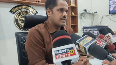 चित्रकूट जिला अधिकारी पुलकित गर्ग ने बताया जिले में 55 गांव चिन्हित किए गए हैं बाढ़ को लेकर के वहीं रामघाट सहित अन्य तीर्थ स्थलों पर बाढ़ आपदा से निपटने की व्यवस्था की गई है एवं अपील भी की गई है श्रद्धालुओं से ग्रामीणों से