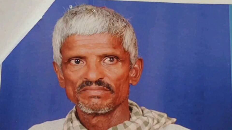 रफीगंज शहर के बस स्टैंड स्थित एक होटल में भुजिया खाने को लेकर विवाद, गाली-गलौज के बाद मारपीट; उंगली में दांत काटने का आरोप, प्राथमिकी दर्ज
#रफीगंज #बड़गांव #रफीगंज_के_खबरें #RafiganjNewsChannel #RafiganjNews