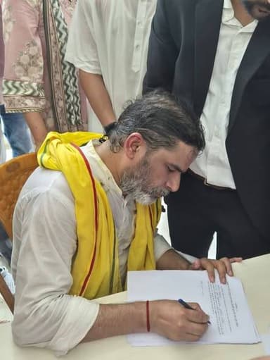 BREAKING -प्रशांत किशोर ने बांकीपुर विधानसभा उपचुनाव के लिए अपना नामांकन पत्र भरा