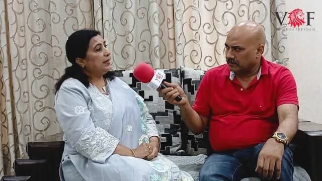 स्वर्णकार समाज की महिलाएं बड़ी जिम्मेदारियां संभालने को तैयार...
#swarnkarsamaj
#MahilaShakti
#MahilaSashaktikaran
#NariShakti
#womenleadership
#womenempowerment
#MahilaSamman
#faridabad
#voiceoffaridabad
#Voiceoffreedom