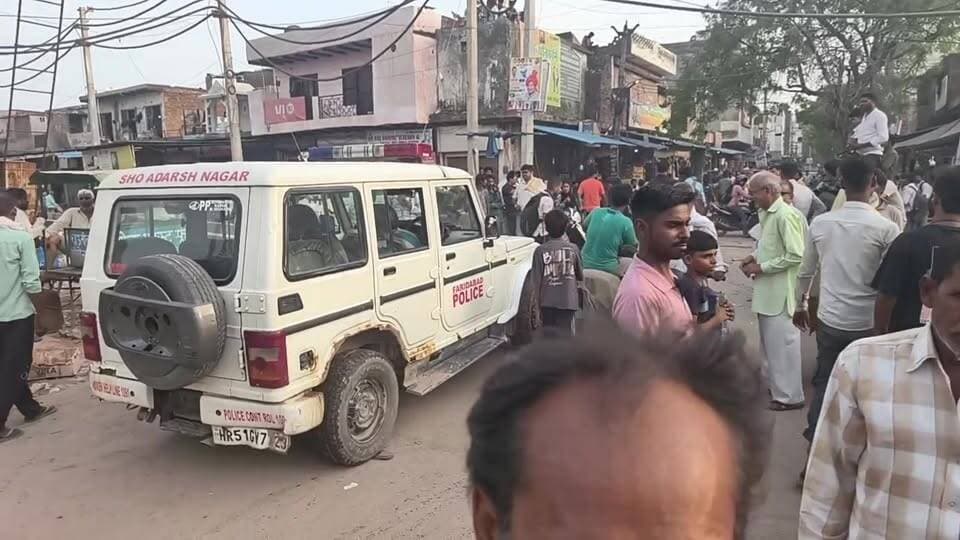 ऊंचा गांव पांच नंबर चुंगी पर नशे में धुत एक युवक ने दूसरे युवक पर ईंट से किया हमला.. युवक की हालत गंभीर देखें ...
#fcn24news
#ballabhgarh
#Crime
#CrimeNews
#police
#