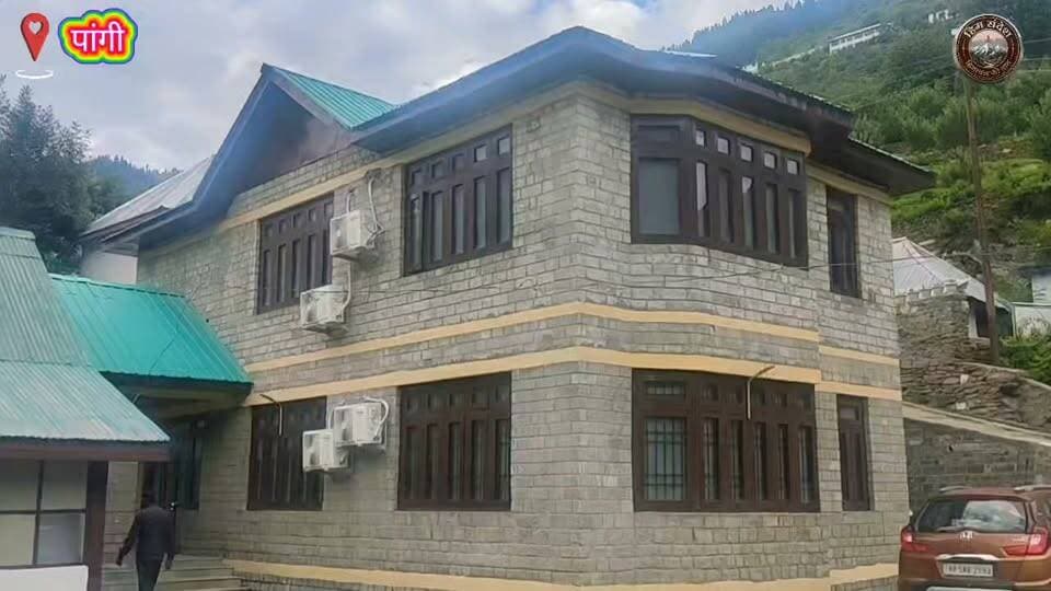 20 वर्षों से अधूरा पीडब्ल्यूडी विश्राम गृह: विकास के दावों पर उठे सवाल, आश्वासनों से आगे नहीं बढ़ा निर्माण कार्य
#Pangi #Sach #PWD #HimachalPradesh #Chamba #Infrastructure #Development #Government #RestHouse #PublicWorks #News #HimSandesh हिम संदेश Pangi Administration Sukhvinder Singh Sukhu Jagat Singh Negi Vikramaditya Singh Janak Raj Jairam Thakur Prem Kumar Dhumal