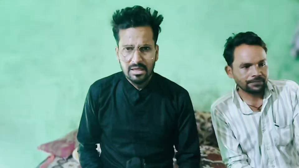 सागर - सिमरिया की चौपाल से सीधी बात: विकास, सुविधाएं और सरकारी योजनाओं की असली तस्वीर क्या है?
#Simariya #Sagar #MadhyaPradesh #GroundReport #GaonKiBaat #SarkariYojana #GraminVikas #JanSamvad #MPNews #IndiaDabangNews #BundelkhandNews #DevelopmentJourney