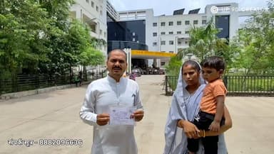 थैलेसीमिया क्या है? आइए जानें और एक मासूम की मदद के लिए आगे आएं ए एस नोमानी राष्ट्रीय अध्यक्ष बुंदेलखंड इंसाफ सेना बांदा
थैलेसीमिया एक गंभीर आनुवंशिक (Genetic) रक्त रोग है। इस बीमारी से पीड़ित बच्चों के शरीर में पर्याप्त मात्रा में स्वस्थ हीमोग्लोबिन नहीं बन पाता, जिसके कारण उन्हें बार-बार खून चढ़ाने (Blood Transfusion) की आवश्यकता पड़ती है। समय पर इलाज और नियमित देखभाल न मिलने पर यह बीमारी जानलेवा भी हो सकती है।
आज बांदा शहर के ग्राम जारी की रहने वाली एक महिला का लगभग 3 वर्षीय मासूम बच्चा थैलेसीमिया से पीड़ित है। बच्चे के बेहतर इलाज के लिए उन्हें बाहर जाना पड़ रहा है, लेकिन आर्थिक स्थिति कमजोर होने के कारण इलाज कराना बेहद कठिन हो रहा है।
बांदा वासियों, समाजसेवियों, जनप्रतिनिधियों एवं सभी दानदाताओं से विनम्र अपील है कि अपनी सामर्थ्य अनुसार आर्थिक सहयोग करें और इस पोस्ट को अधिक से अधिक लोगों तक पहुँचाएँ, ताकि इस मासूम को समय पर इलाज मिल सके।
कौन है वह नेक इंसान हमारे जनपद बांदा में, जो इस मासूम की जिंदगी बचाने के लिए मदद का हाथ बढ़ाएगा? यह मासूम आज जिंदगी और मौत के बीच संघर्ष कर रहा है।
बुंदेलखंड इंसाफ सेना के राष्ट्रीय अध्यक्ष ए. एस. नोमानी ने जिले के सभी समाजसेवियों, उद्योगपतियों, जनप्रतिनिधियों और सक्षम नागरिकों से भावुक अपील करते हुए कहा है कि मानवता के नाते आगे आएं और इस मासूम के इलाज में हरसंभव सहयोग करें। आपकी छोटी-सी सहायता इस बच्चे को नया जीवन दे सकती है।
संपर्क: 8882096636
🙏 एक छोटी-सी मदद किसी की पूरी जिंदगी बदल सकती है। आइए, मानवता का फर्ज निभाएं।
#Thalassemia #SaveChild #HelpNeeded #Humanity #Donate #BloodDonation #Banda #Support