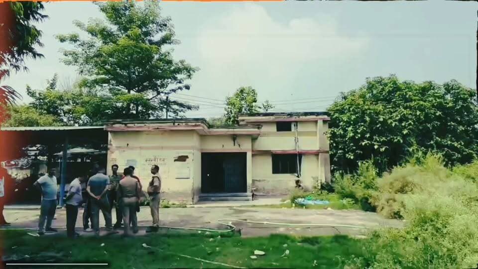 रुद्रपुर में दर्दनाक हादसा, बिजली का केबल ठीक करते समय 31वीं वाहिनी पीएसी के जवान धर्मेंद्र सिंह रावत की मौ.त, परिवार में मचा कोहराम।
#Rudrapur #PAC #BreakingNews #UttarakhandNews #Accident #RIPDharmendraRawat