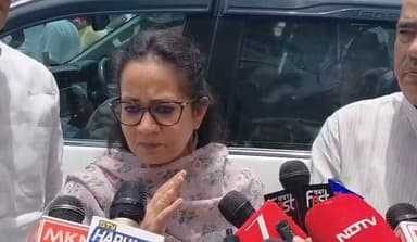 🚨 फरीदाबाद में चौथे फ्लोर पर बड़ा फैसला! नया हो या पुराना, अवैध निर्माण होगा ध्वस्त
👉⚠️ स्वास्थ्य मंत्री आरती राव का ऐलान: फरीदाबाद में अवैध चौथा फ्लोर नहीं बचेगा
👉🏗️ फरीदाबाद में चौथे फ्लोर पर सख्ती, ग्रीवेंस कमेटी में मंत्री आरती राव का बड़ा बयान
#Faridabad #FaridabadNews #BreakingNews #Haryana #HaryanaNews #AartiRao #GrievanceCommittee #FourthFloor #IllegalConstruction #DemolitionDrive #MunicipalAction #UrbanDevelopment #LatestNews #PublicSafety #GovernmentAction #MCF #NewsUpdate #IndiaNews
