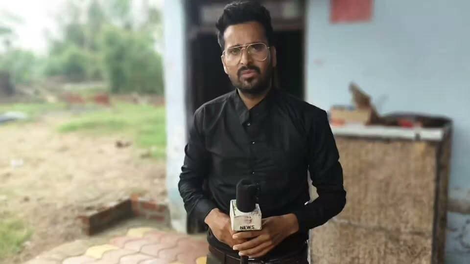 नरसिंहपुर - सुआतला में घर-घर तक पहुंच रही शासन की योजनाएं! पात्र हितग्राहियों को मिल रहा योजनाओं का लाभ, विकास की राह पर तेज़ी से बढ़ता गांव।
#सुआतला #नरसिंहपुर #शासन_की_योजनाएं #जनकल्याण #ग्रामीण_विकास #सरकारी_योजनाएं #हितग्राही #विकास_की_राह #MPNews #NarsinghpurNews #IndiaDabangNews #BreakingNews #VillageNews #Development #HindiNews
#सुआतला #नरसिंहपुर #शासन_की_योजनाएं #जनकल्याण #ग्रामीण_विकास #सरकारी_योजनाएं #हितग्राही #विकास_की_राह #MPNews #NarsinghpurNews #IndiaDabangNews #BreakingNews #VillageNews #Development #HindiNews