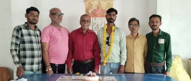 आरटी केबल कार्यालय पर सीनियर टेक्नीशियन संतोष सावले का मनाया गया जन्मदिन #reel #mohandhakle