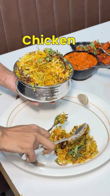 @_gauravhotel_ now has opened its AC dining
Late Night Chinese & Tandoori food
Open till 2 am
#jogeshwari #chicken #latenightfood #mumbai #tandoori