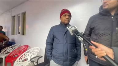 बद्रीनाथ चंदा चोरी मामले में बड़ा अपडेट
गढ़वाल कमिश्नर आनंद स्वरूप, गढ़वाल मंडल विकास निगम के एमडी संदीप तिवारी और वित्त अधिकारी जगत सिंह चौहान मंगलवार को बद्रीनाथ धाम पहुंचे। मामले की जांच में सीसीटीवी फुटेज को सबसे महत्वपूर्ण साक्ष्य माना जा रहा है।
अब सभी की निगाहें जांच के नतीजों पर टिकी हैं। जांच पूरी होने के बाद ही पूरे मामले की वास्तविक स्थिति स्पष्ट हो सकेगी।
#Badrinath #Chamoli #UttarakhandNews #BreakingNews #Investigation