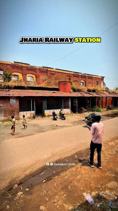 Purana jharia Railway station ki yaadein ❤️❤️😍
#dhanbad #jharkhand #jharia #reelsinstagram #railwaystation