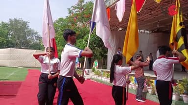 बड़ी ज़िम्मेदारी उठाने को तैयार है कोलंबियंस...
St. COLUMBUS स्कूल में भव्य Investiture Ceremony
DCP Crime Rajesh Kumar Mohan की मौजूदगी में छात्रों ने संभाली नई जिम्मेदारी
#StColumbusSchool
#InvestitureCeremony
#DCPRajeshKumarMohan
#columbians
#Students
#SchoolEvents
#faridabad
#VoiceOfFaridabad
voiceoffreedom