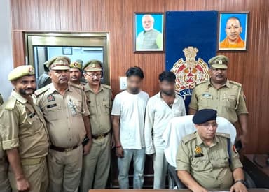 #SP_Mirzapur #अपर्णा_रजत_कौशिक के निर्देशन में थाना को0कटरा पुलिस द्वारा चोरी के अभियोग से सम्बन्धित 02 शातिर चोर गिरफ्तार, चोरी के आभुषण व नगदी बरामद —
#UPPolice #Mirzapur https://t.co/OpHwEEKUho
