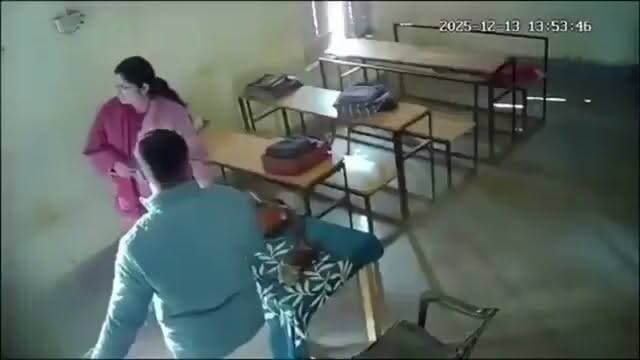 *चुम्मी कांड में निलंबित हो गये प्राइमरी स्कूल के मास्टर और मास्टराइन*
*कन्नौज:* सरकारी प्राथमिक विद्यालय में तैनात एक शिक्षक और शिक्षिका का आपत्तिजनक वीडियो सोशल मीडिया पर वायरल होने के बाद शिक्षा विभाग ने दोनों को निलंबित कर दिया है। हालांकि वायरल वीडियो कई माह पुराना है, लेकिन हाल ही में सोशल मीडिया पर सामने आने के बाद विभाग ने मामले का संज्ञान लेते हुए कार्रवाई की। मामले की जांच भी शुरू कर दी गई है। #followers #Facebookviralreels #ShikshaVibhagUP