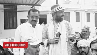 कार ने स्कूटी को मारी टक्कर, 2 किलोमीटर तक घसीटा; दो दोस्तों की दर्दनाक मौT
#गुढ़ा गौड़जी थाना क्षेत्र में मंगलवार देर रात एक दिल दहला देने वाला सड़क हादसा सामने आया। स्टेट हाईवे पर तेज रफ्तार कार ने स्कूटी सवार दो दोस्तों को जोरदार टक्कर मार दी। टक्कर इतनी भीषण थी कि स्कूटी कार के अगले हिस्से में फंस गई। आरोप है कि चालक ने वाहन रोकने के बजाय स्कूटी को करीब दो किलोमीटर तक घसीटते हुए कार दौड़ाता रहा।
हादसे में किशोरपुरा निवासी 35 वर्षीय संत कुमार सैनी और इस्लामपुर निवासी 40 वर्षीय जावेद की मौके पर ही दर्दनाक मौT हो गई। दोनों दोस्त एक होटल में खाना खाने के बाद स्कूटी से झुंझुनूं लौट रहे थे। होटल से करीब 100 मीटर की दूरी पर तेज रफ्तार कार ने उनकी स्कूटी को टक्कर मार दी।
प्रत्यक्षदर्शियों के अनुसार, टक्कर के बाद भी चालक नहीं रुका। स्कूटी कार में फंसी रही और कार तेज गति से आगे बढ़ती रही। करीब दो किलोमीटर दूर टूडिया गांव के पास कार का टायर फट गया, जिससे वाहन रुक गया। इसके बाद चालक कार छोड़कर मौके से फरार हो गया।
घटना की सूचना मिलते ही गुढ़ा गौड़जी थाना पुलिस मौके पर पहुंची। पुलिस ने दोनों श वों को कब्जे में लेकर अस्पताल की मोर्चरी में रखवाया तथा दुर्घटनाग्रस्त कार को जब्त कर लिया। पुलिस फरार चालक की तलाश में जुटी है और मामले की जांच की जा रही है।
#ShekhawatiPost #gudhagorji #roadaccident #accident