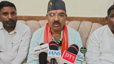 भाजपा पिछड़ा वर्ग मोर्चा अध्यक्ष प्रकाश पाल का अखिलेश यादव पर तंज, बोले— "चुनाव हारने के बाद बनेंगे कव्वाल"
#प्रकाश_पाल #BJP #अखिलेश_यादव #UPPolitics #राजनीति #मऊ #खबरें_अभी_तक