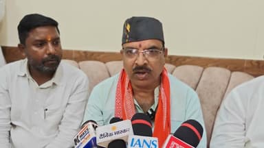 भाजपा पिछड़ा वर्ग मोर्चा के प्रदेश अध्यक्ष प्रकाश पाल मऊ पहुंचे, पत्रकारों के सवालों का दिया बेबाक जवाब
#Mau #PrakashPal #BJP #BJPOBCMorcha #UPPolitics #MauNews #BreakingNews #KhabareAbhiTak