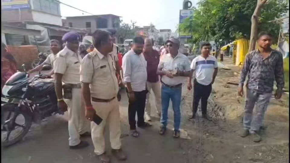 गोपालगंज में खुले में मीट-मछली बेचने वालों पर नगर परिषद की बड़ी कार्रवाई.. चला बुलडोजर
#gopalganj #newsupdate #bigupdate #nagarparishad #news
Sponsered by Natural Tiles Mirganj