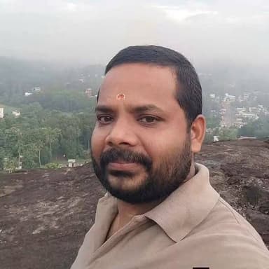 ആനന്ദപ്പള്ളി പോത്രാട് വാഹനാപകടം; ചികിത്സയിലായിരുന്ന സതീശൻ മരിച്ചു
ആനന്ദപ്പള്ളി പോത്രാട് രണ്ട് ബൈക്കുകൾ കൂട്ടിയിടിച്ചുണ്ടായ ഗുരുതര വാ₹ഹനാപകടത്തിൽ പരിക്കേറ്റ് ചികിത്സയിലായിരുന്ന ആനന്ദപ്പള്ളി സിദ്ധാർഥ് ഭവനിൽ സതീശൻ (43) മരിച്ചു.
മകനോടൊപ്പം ഭക്ഷണം വാങ്ങാൻ പോകുന്നതിനിടെയാണ് സതീശൻ അപകടത്തിൽപ്പെട്ടത്. അപകടത്തെ തുടർന്ന് ആദ്യം അടൂർ ജനറൽ ആശുപത്രിയിലും പിന്നീട് വിദഗ്ധ ചികിത്സയ്ക്കായി സ്വകാര്യ ആശുപത്രിയിലേക്കും മാറ്റിയെങ്കിലും ജീവൻ രക്ഷിക്കാനായില്ല.അപകടത്തിൽ പരിക്കേറ്റ മകൻ ചികിത്സയിലാണ്.
കോന്നി മങ്ങാരം സ്വദേശി 42 വയസ്സുള്ള മധു അപകട സ്ഥലത്ത് വെച്ച് മരണപെട്ടിരുന്നു...
ആദരാഞ്ജലികൾ. 🙏
#Adoor #KeralaNews #LocalNews #anandhapally