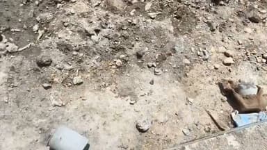 48 लाखाचा पुल.. एका लाथात.. खलास...
ही आहे बीड; च्या पत्रकारा मधील धमक..
