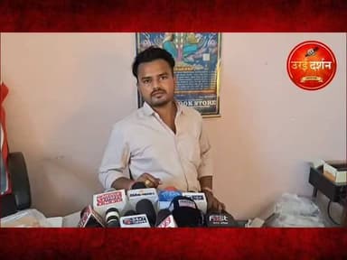 आज गुरुवार सुबह उरई में कुइया रोड स्थित राधा कृष्ण सरस्वती विद्या मंदिर स्कूल के बच्चों को ले जा रही मैजिक वैन अचानक अनियंत्रित होकर पलट गई। इस पूरे घटनाक्रम पर सुनिये विद्यालय प्रबंधन द्वारा दी गयी जानकारी।
#orai #jalaun #konch #kalpi #madhaugadh