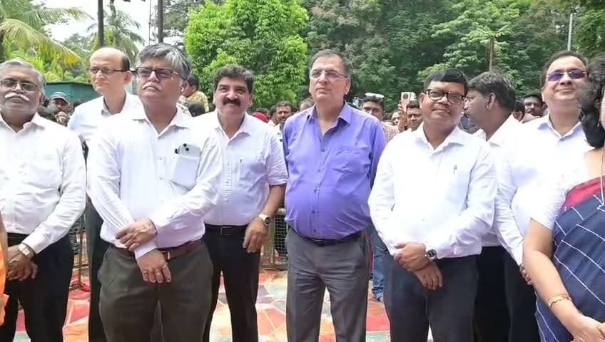 🚩 बोकारो में निकली भव्य रथ यात्रा, जय जगन्नाथ के जयकारों से गूंजा शहर | देखें मनमोहक नजारा 🙏
बोकारो में आस्था और भक्ति का अद्भुत संगम देखने को मिला। भगवान जगन्नाथ की भव्य रथ यात्रा में श्रद्धालुओं का सैलाब उमड़ा। जय जगन्नाथ के जयघोष से पूरा माहौल भक्तिमय हो गया। देखें रथ यात्रा का मनमोहक वीडियो। 🚩🙏
#bokaro #BokaroNews #RathYatra #JagannathRathYatra #JaiJagannath #BokaroCity #JharkhandNews #BokaroUpdates #RathYatra2026 #JagannathMahaprabhu #Devotion #Bhakti #FestivalVibes #CurrentBokaro #ViralVideo #BokaroLive