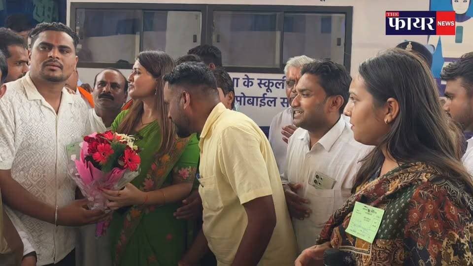 पंडरिया में शुरू हुई ‘भावना दीदी की साइंस पाठशाला’ | अब बच्चे सीखेंगे AI, ड्रोन और रोबोटिक्स 🚀#raipur #bhavanabohara
#BhavnaBohra #BhavnaDidiKiSciencePathshala #VishnuDevSai #RamanSingh #Pandaria #Kabirdham #Kawardha #ChhattisgarhNews #AI #Robotics #DroneTechnology #EducationNews #DigitalEducation #SciencePathshala #CGNews #TheFireNews
