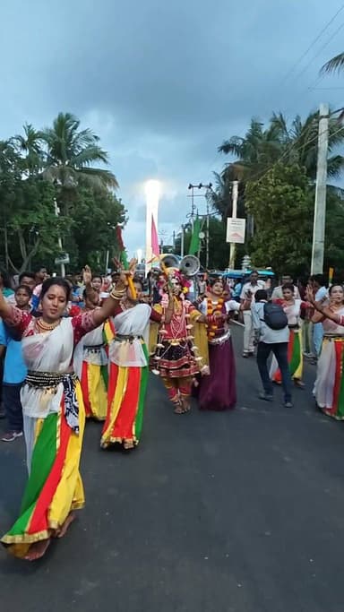 গঙ্গাসাগর ইসকন মন্দিরের আয়োজনে রথযাত্রা উৎসব উদযাপন।।
#rathyatra #gangasagar #iscon #sagardwip #gangasagar
গঙ্গাসাগর বেলাভূমি.com