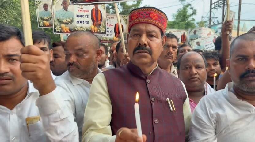 पटना जिले के बिहटा में कैंडिल मार्च के दौरान मीडियाकर्मियों से मनेर विधायक भाई वीरेंद्र ने कही बात ..#bihtapatna #manermla #bhaivirendra #Candlelightmarch