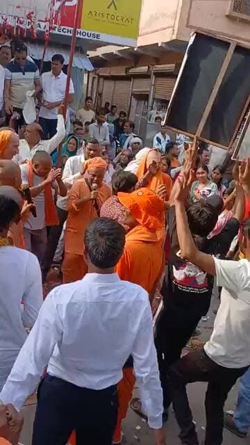 रथ यात्रा जगन्नाथ जी की बाजार मैं निकाली रैली