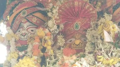 କୋଣାର୍କ ନିକଟସ୍ଥ ବାଲିଦୋକାନ ରେ ପବିତ୍ର ରଥଯାତ୍ରା ଅନୁଷ୍ଠିତ ହୋଇଯାଇଛି। ଗୟଳ ଗ୍ରାମରୁ ଭକ୍ତମାନେ ବାଲିଦୋକାନ ବଜାରକୁ ପ୍ରବଳ ବର୍ଷାରେ ଭିଜି ଭିଜି ଟାଣି ଆଣିଥିଲେ। କୋଣାର୍କ ଖବର।