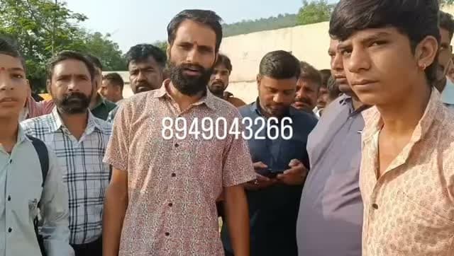 नेतावल गढ़ पाछली स्कूल पर जड़ा ताला, ग्रामीणों का दो टूक ऐलान—प्रशासन मौके पर आकर शिक्षकों की नियुक्ति का लिखित आश्वासन देगा, तभी खुलेगा विद्यालय का ताला
#चित्तौड़गढ़ #नेतावलगढ़पाछली #शिक्षकोंकीकमी #स्कूलपरताला #ग्रामीणआक्रोश राजस्थानशिक्षा प्रशासन BreakingNews HelloChittorgarh EducationNews