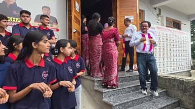 गुरू स्टडी सेंटर धर्मशाला बना एक बार फिर गुरु, नीट एग्जाम में सेंटर के 50 से ज्यादा विद्यार्थी हुए उतीर्ण, स्टडी सेंटर में आज मनाया जा रहा उत्सव, देखें लाइव
#dharmshala